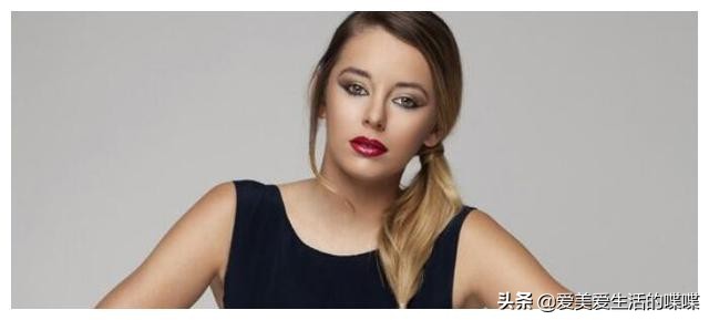 英超最厉害的足球宝贝,英超最火身材足球宝贝新一姐