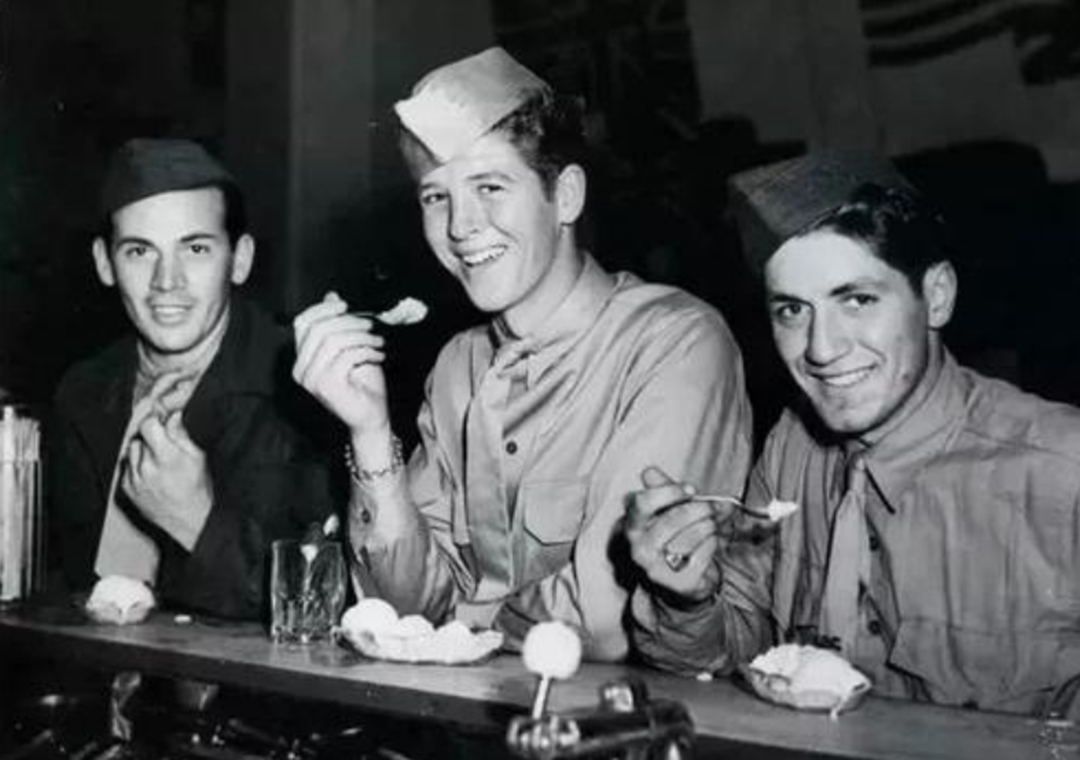 对于二战的美国大兵，什么才是他们最想要的？冰激凌就是他们的爱