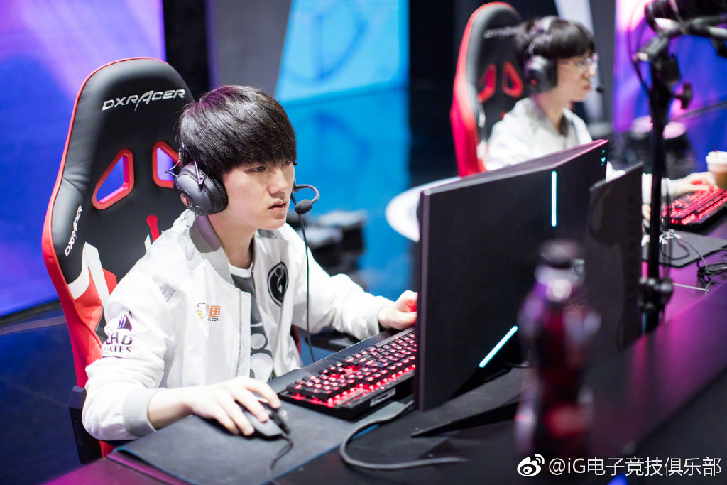 LPL决赛在即阿水偷师Shy哥沉迷大乱斗一细节暗示玩乱斗另有其人