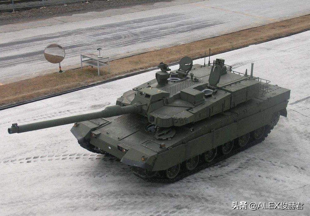 纸面战力：K2主战坦克“大拼盘”，传动系统研发20年仍需德制