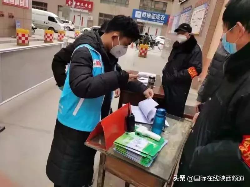 负重前行战疫一线的青年逆行者,青年抗击疫情逆行者出征视频