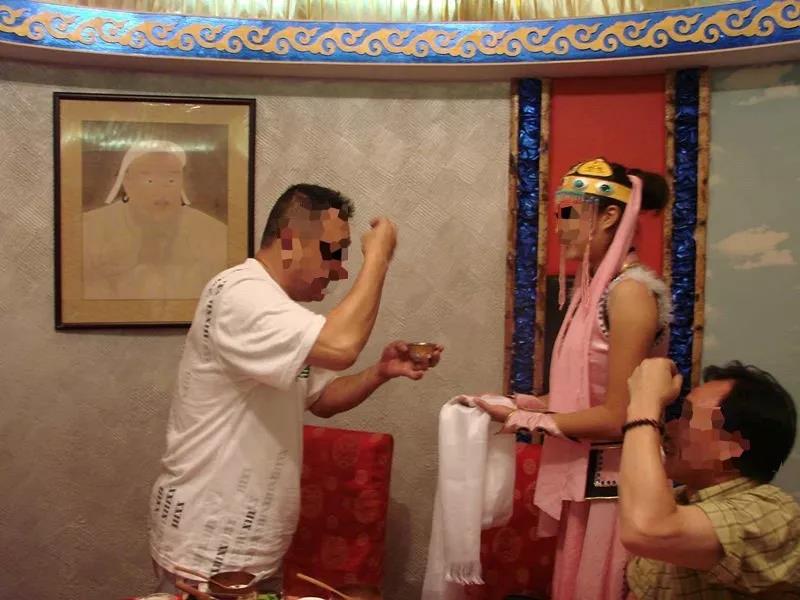 内蒙古真的都住蒙古包吗,内蒙人就一定住蒙古包吗