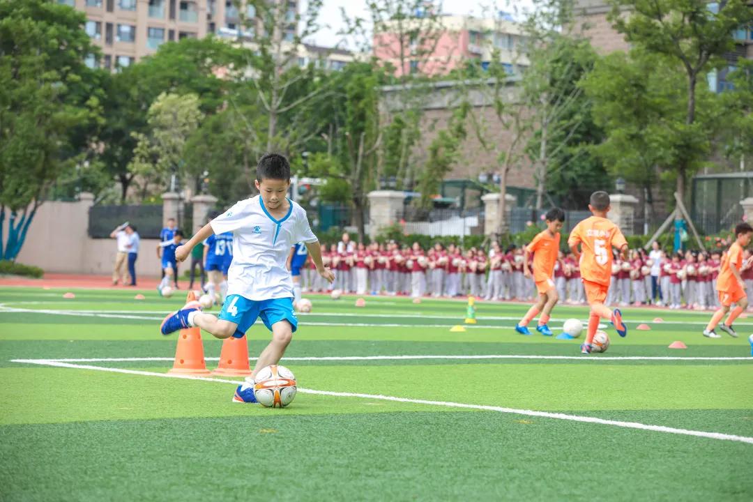 南京立贤小学成功举办南京市小学体育教学研讨活动