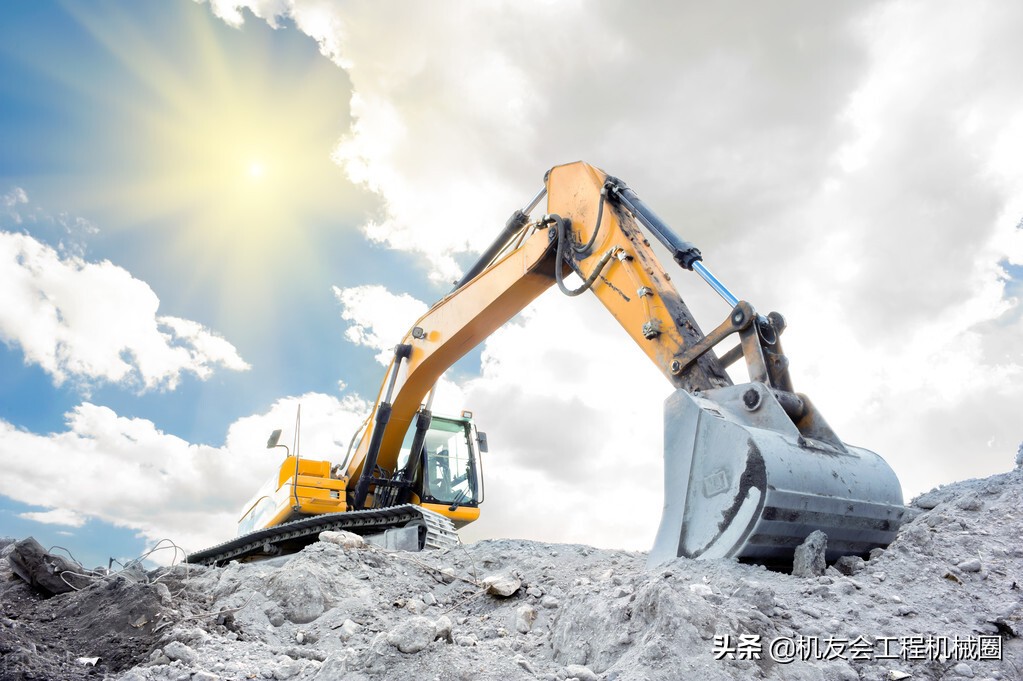 小松挖掘机发动机转速怎么调,挖掘机转速异常