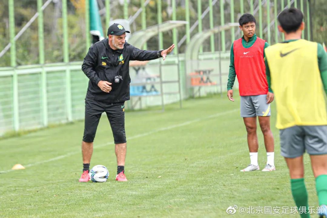 有球踢就全力以赴的踢粤语,有球踢时全力以赴