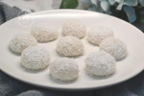 元宵和汤圆是一个品种吗,元宵和汤圆是同一种东西吗