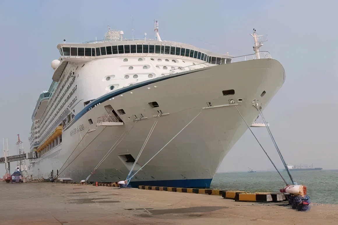 榛勫鑸呭,灏斾篃