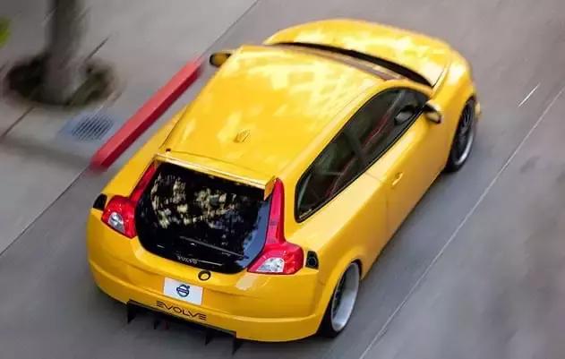 沃尔沃曾经最便宜又独特的双门车C30,没想到竟改装出如此姿态