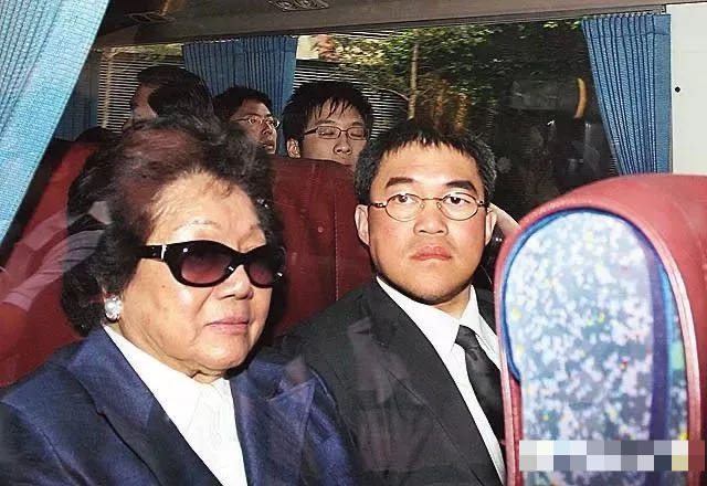 霍英东家的三房太太，为什么只有原配吕燕妮，旺夫又旺己？