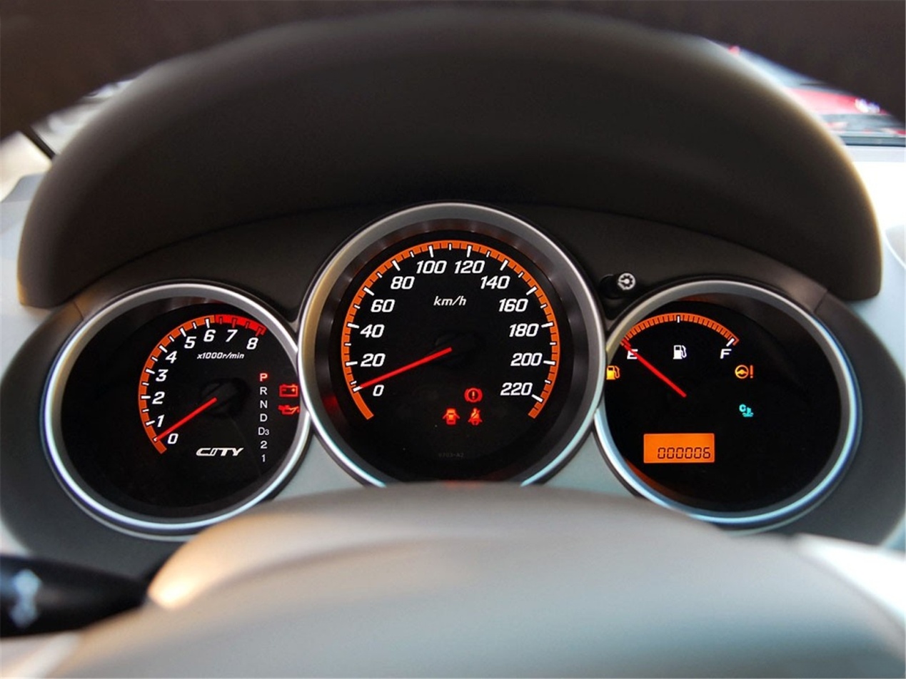 三厢飞度值得入手吗,1万2万多的飞度值得买吗