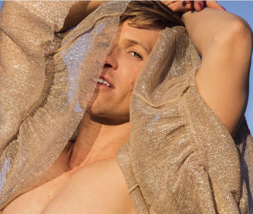 是辣眼还是个性？女性内衣品牌请肌肉男当模特，网友直呼：毁三观