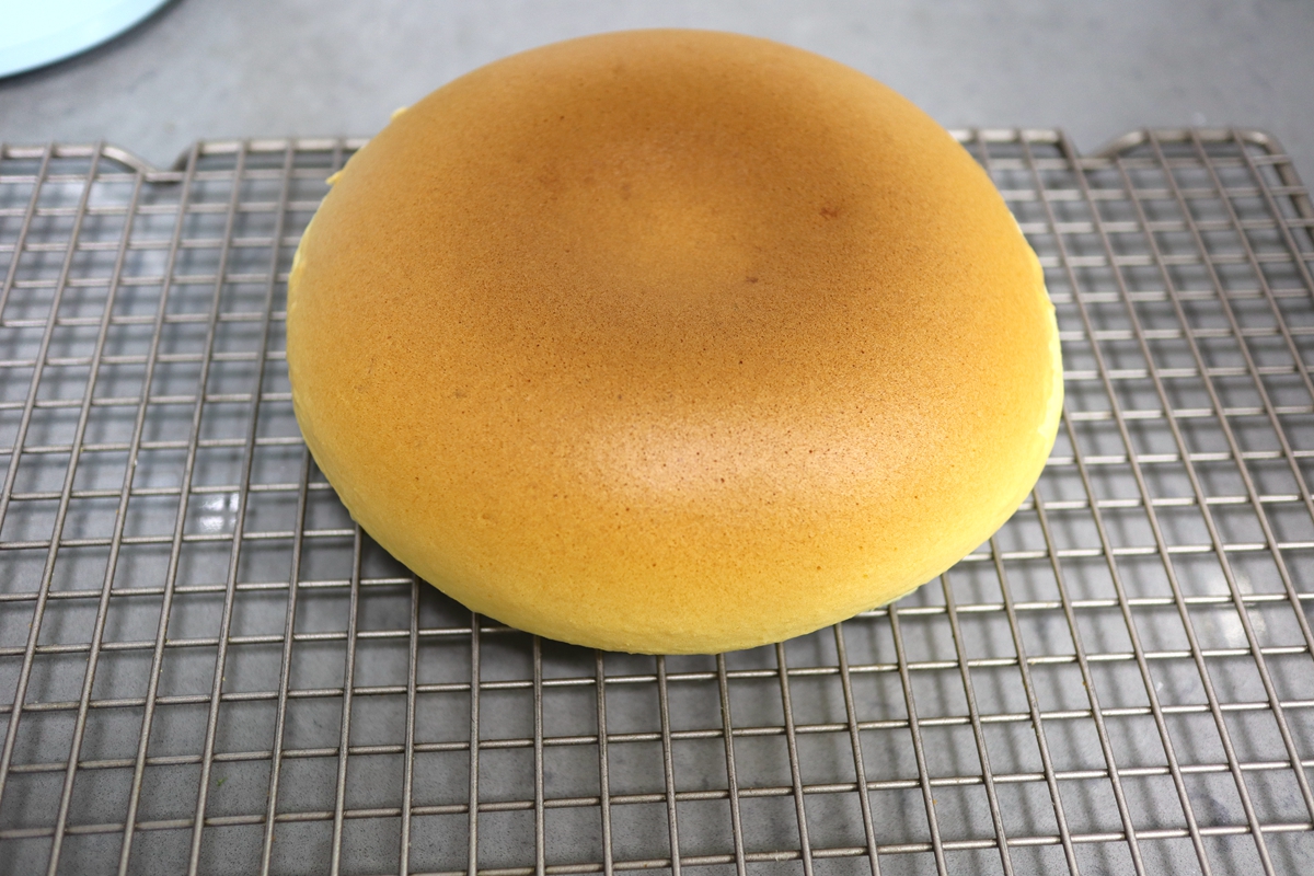 用电饭煲烤戚风蛋糕,戚风蛋糕电饭锅怎么做才松软