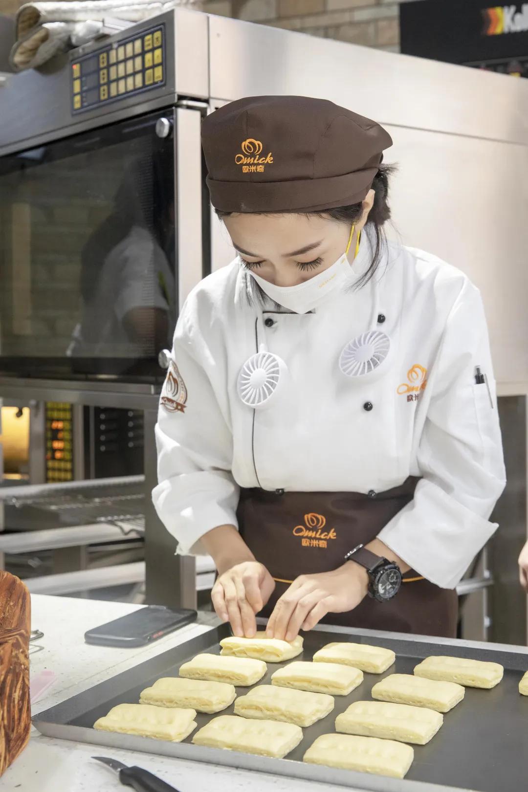 烘焙师学徒每天做什么,烘焙学徒的真实经历