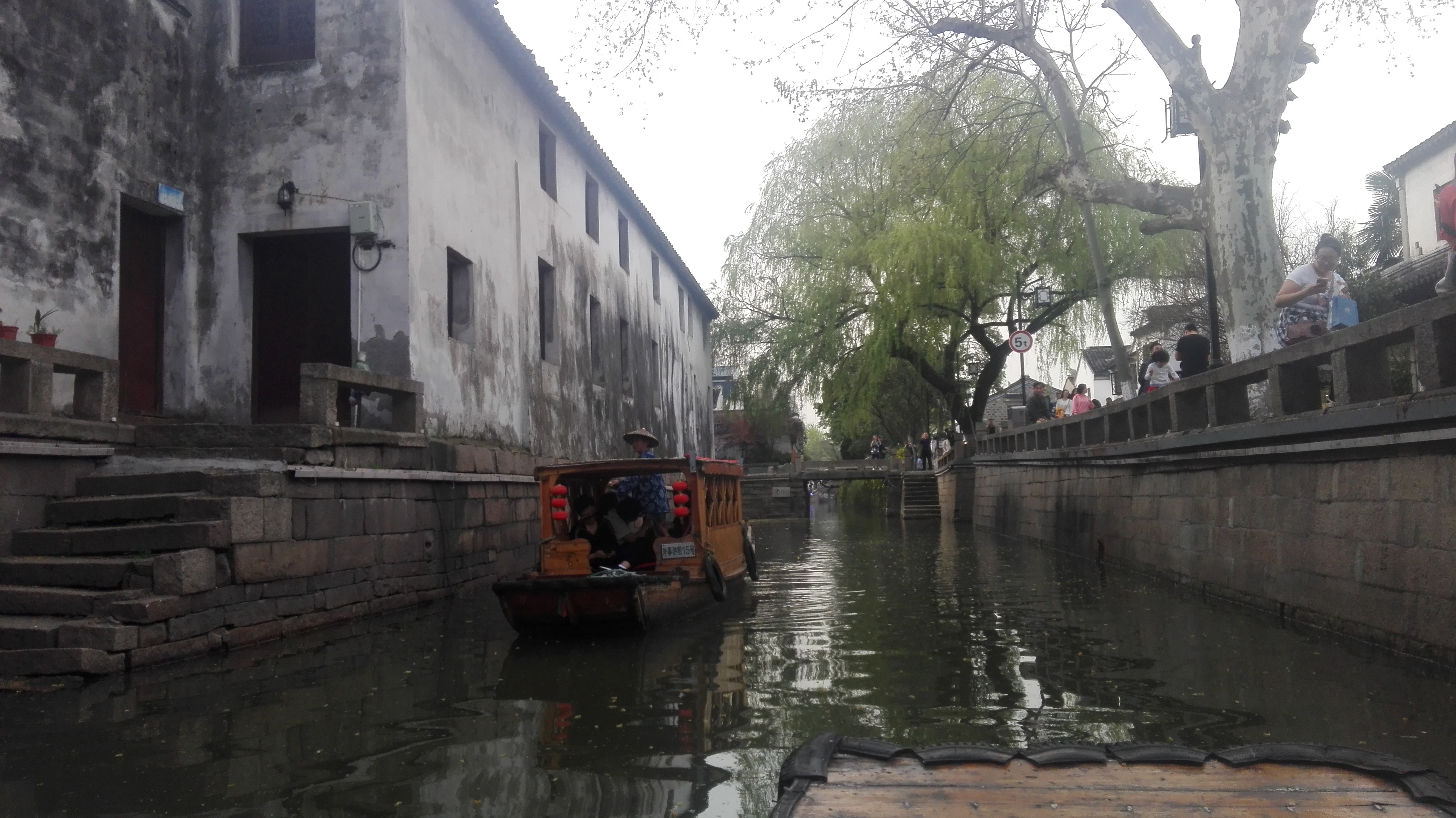 夜游苏州古城领略江南美食,苏州夜游古运河上吃饭