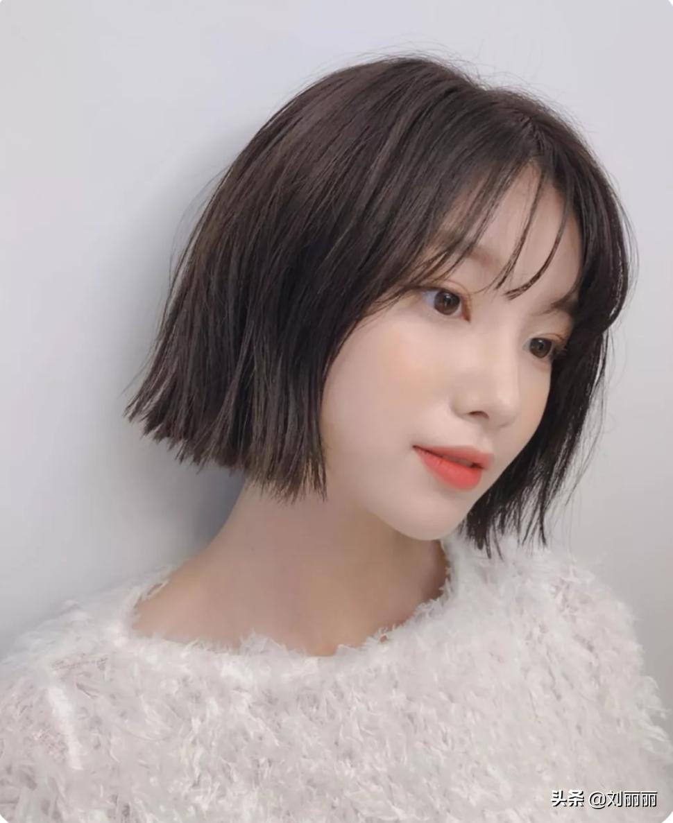 女生短发别针造型,所有女生剪完不用打理的减龄短发