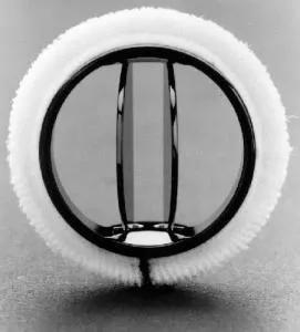 手术后四个月了伤口还是很红,手术后一个月还有线头正常吗