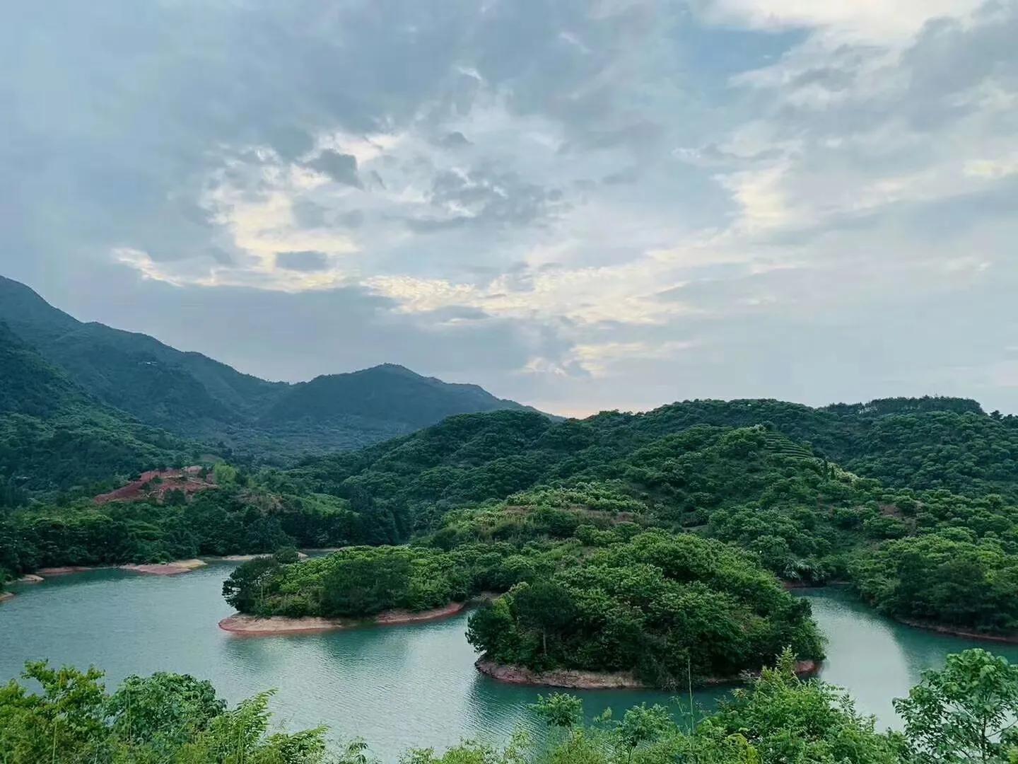 没钱没人脉该怎么走出困境,没人脉的穷人就是要变得强大