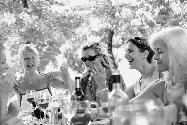 哪个品种的葡萄酿的酒好喝,葡萄酒加什么好喝