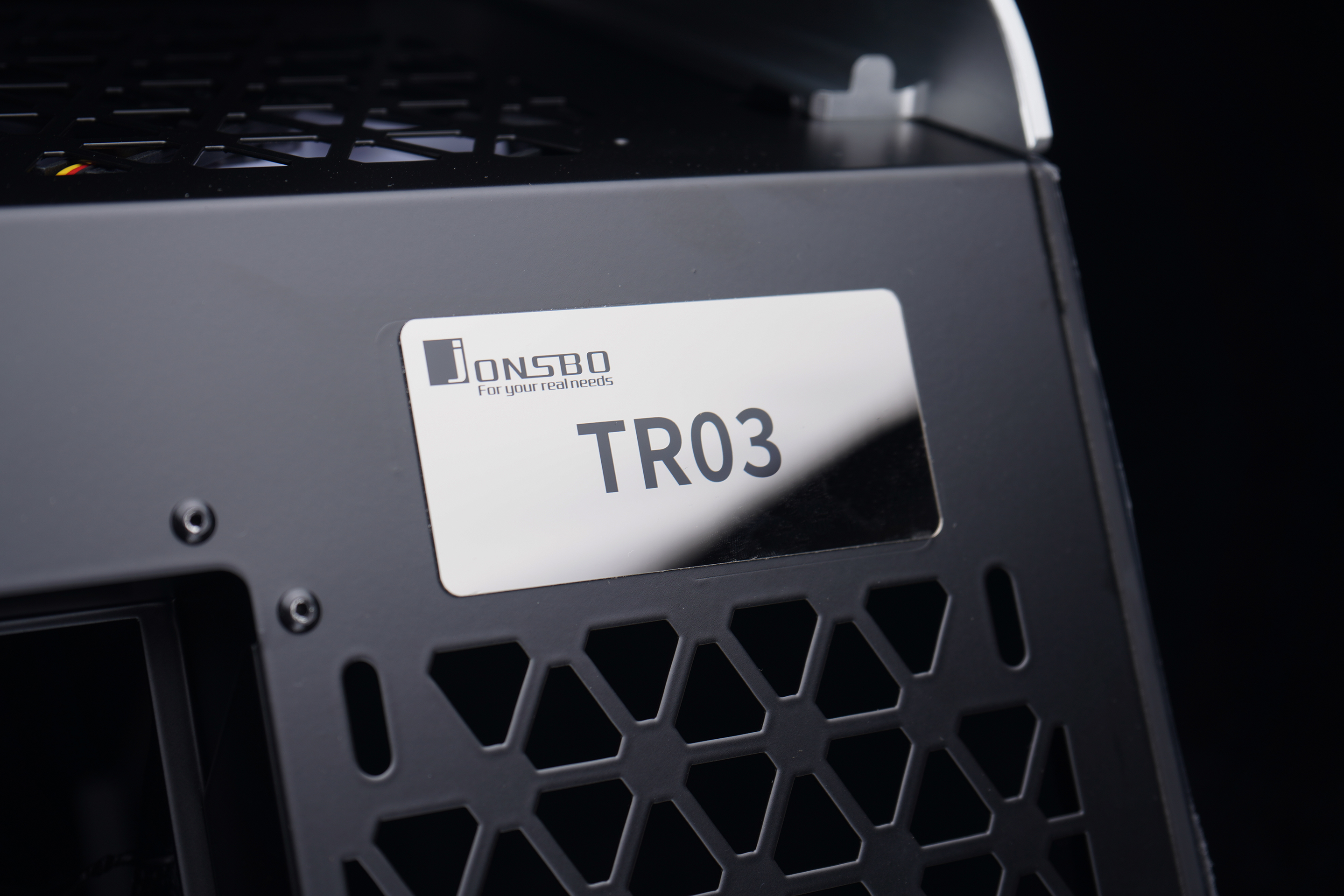 外星人游戏主机值得买吗 (有主机的外星人游戏本)