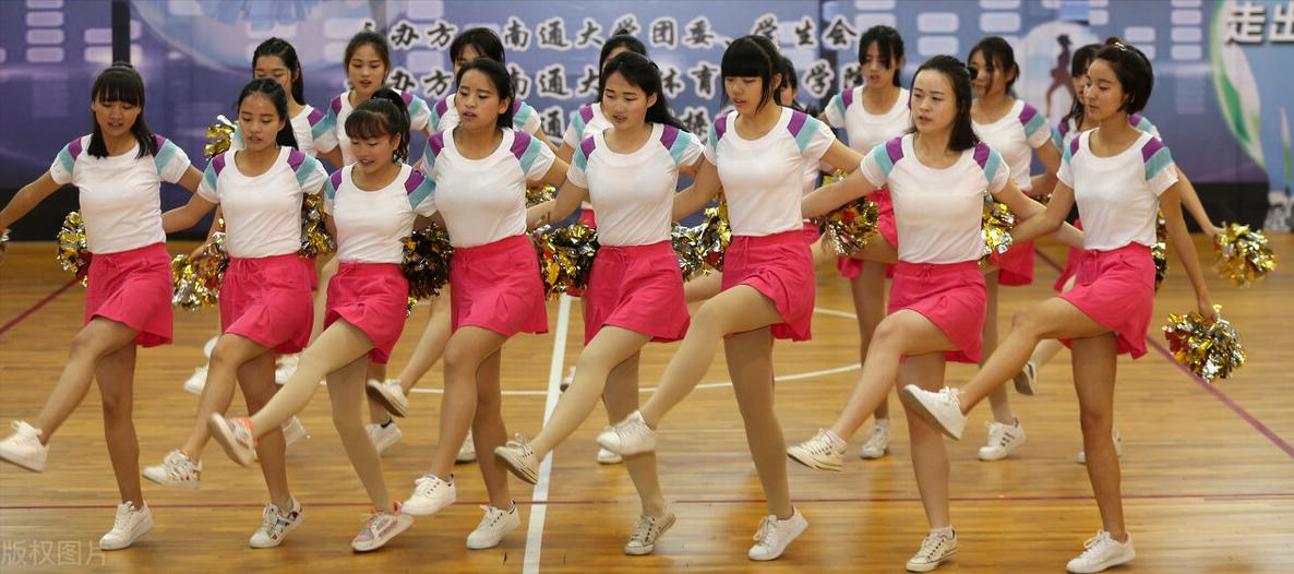 小孩青春期情绪暴躁家长该怎么办,青春期的女孩怎么情绪浮动那么大