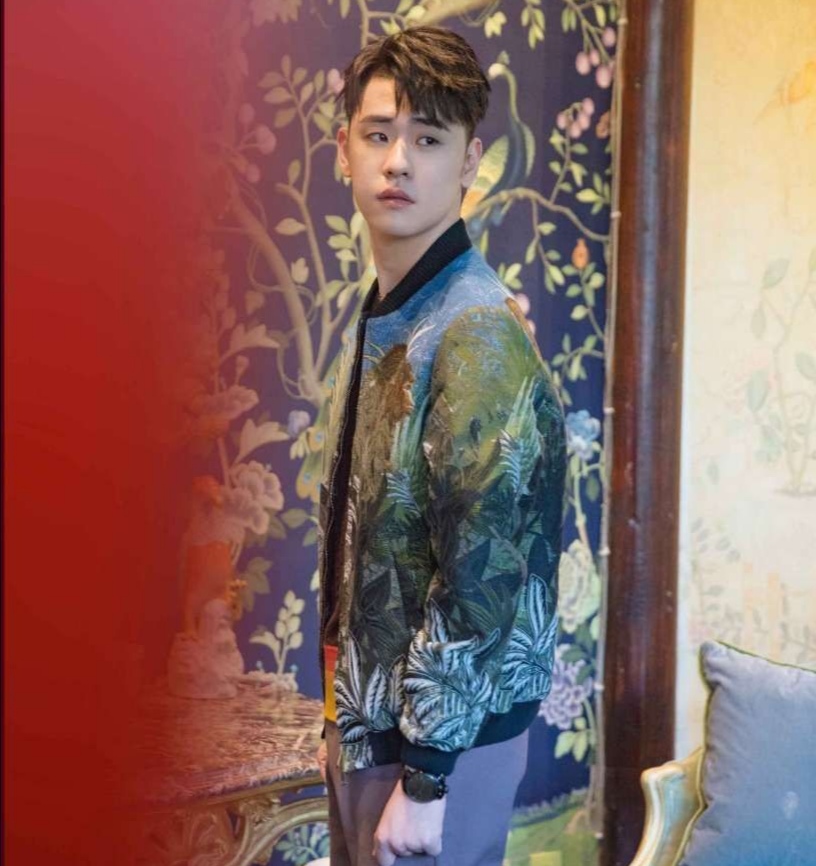 崩溃的小芝士,怎样才能嫁给张云雷看看他选女朋友标准,啥都靠抢