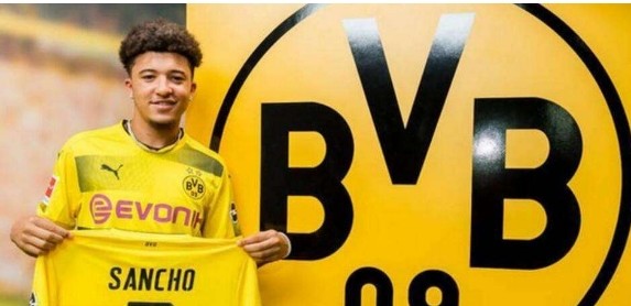 梅西和c罗的身价谁更高,c罗梅西历年身价一览表最新