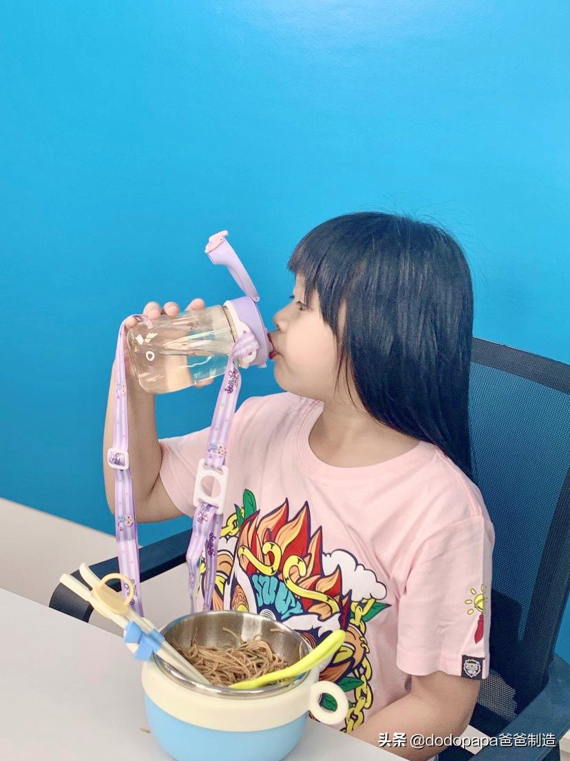 孩子不爱喝水怎么办？不容轻视！解决不喝水还得这么做