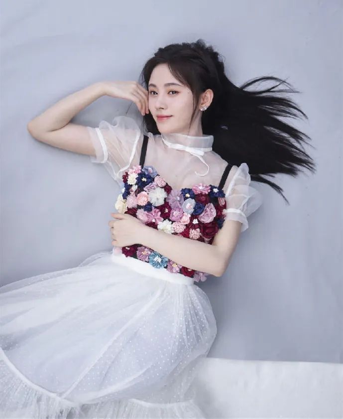 肤色暗沉的女生适合穿什么色彩,肤色偏黑女孩适合用什么色号口红