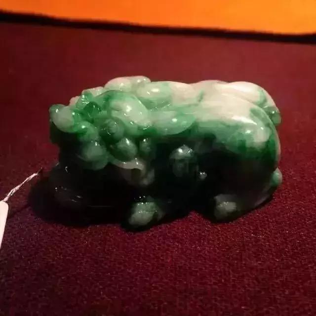 6类人群、30种翡翠。翡翠可不能随便送人，现在看还不晚！