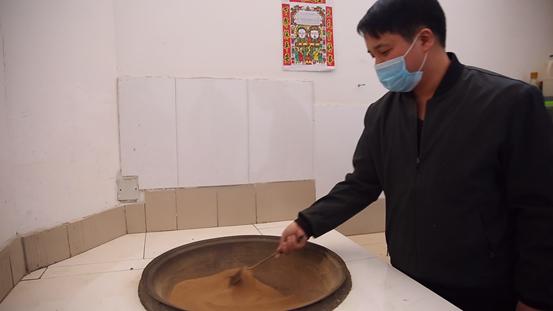 淘宝激活古老习俗：宝宝红屁股，不穿纸尿裤穿“黄河土”