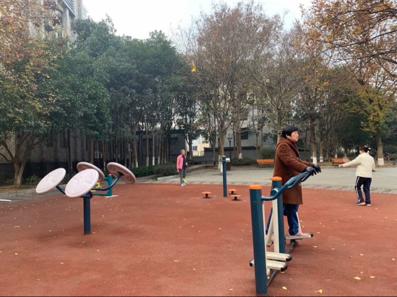 吃完饭散步满头大汗文案,早上散步满头大汗句子发朋友圈