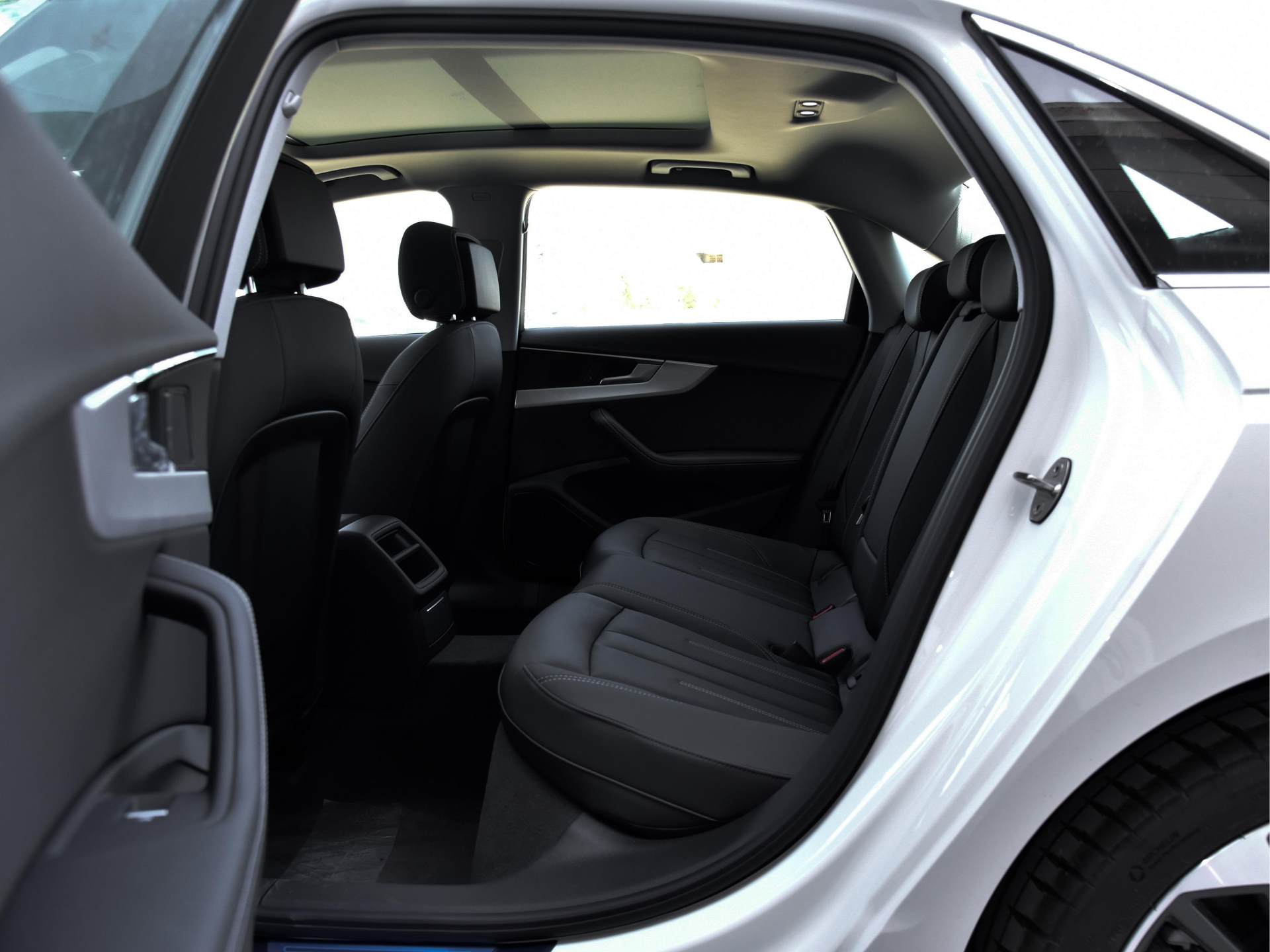 奥迪a4l40quattro和奥迪a6l40,奥迪a6l45和a4l40一年使用费用对比