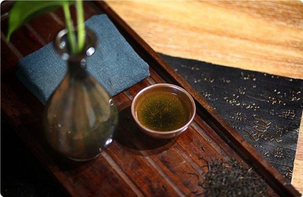 用十多块的建盏喝茶对身体有害吗,为什么建盏喝茶口感更好