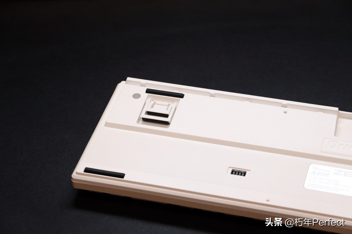 吉利鸭樱桃机械键盘,吉利鸭duckyone2mini机械键盘