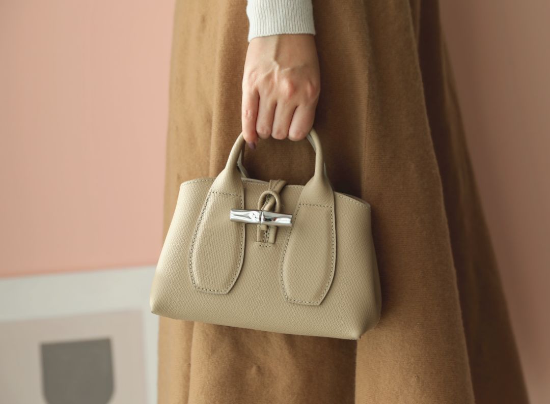 珑骧的包包怎么样好看吗,珑骧包包硬吗