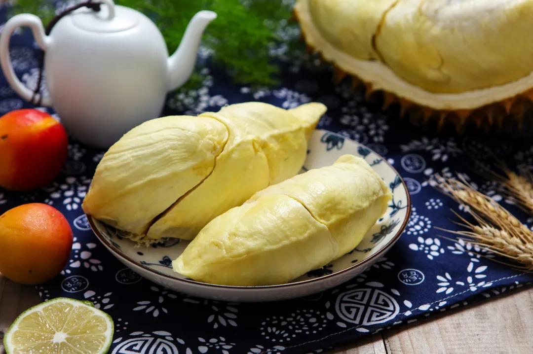 喝酒不能吃榴莲糖吗,喝酒不能吃香蕉是真的吗