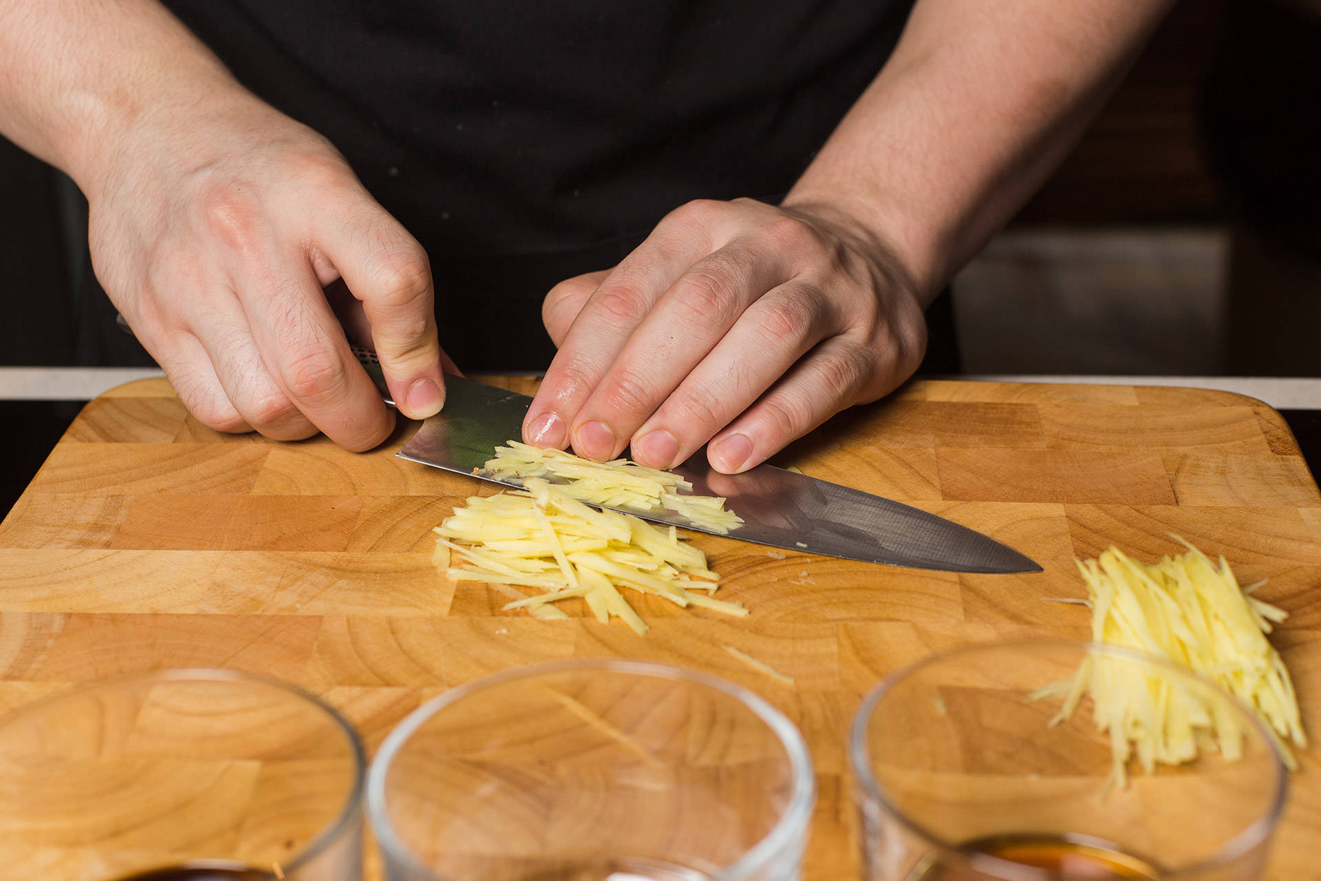 冰冻鲳鱼清蒸很腥,清蒸白鲳鱼怎么很硬很腥