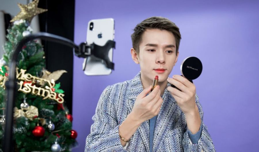 曝李佳琦在上海买13亿豪宅,李佳琦13亿买豪宅年轻人怎么看