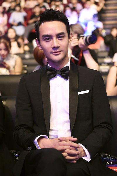 娱乐圈男明星最美的几双手,快来看看有没有你们的爱豆