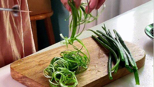 诚意满满的炖一百只鲍鱼招待客人,鲍鱼招待客人的做法