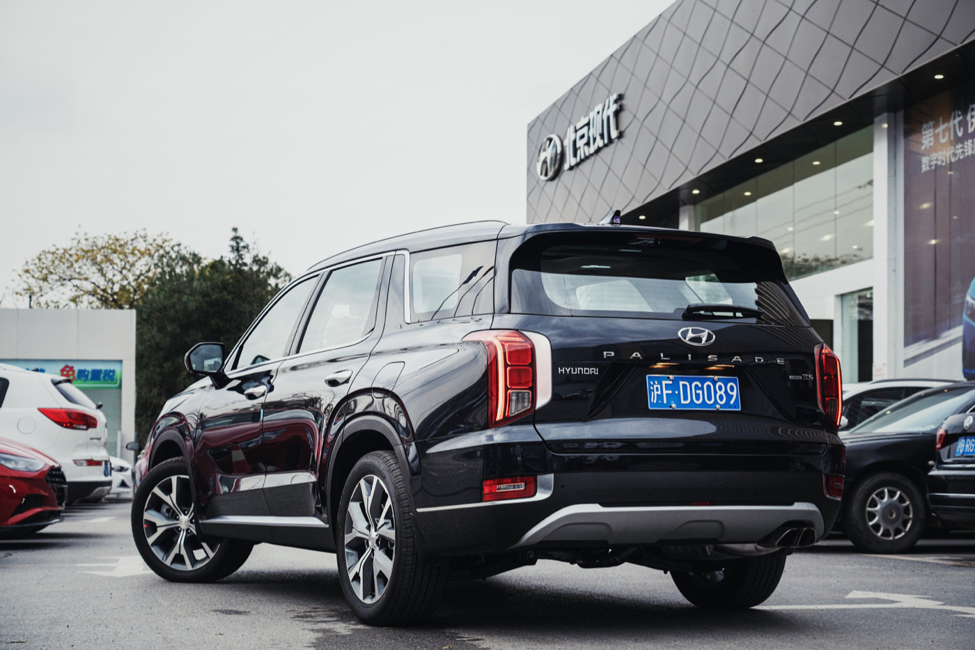 现代帕里斯帝黑武士试驾,2022现代豪车帕里斯帝试驾视频