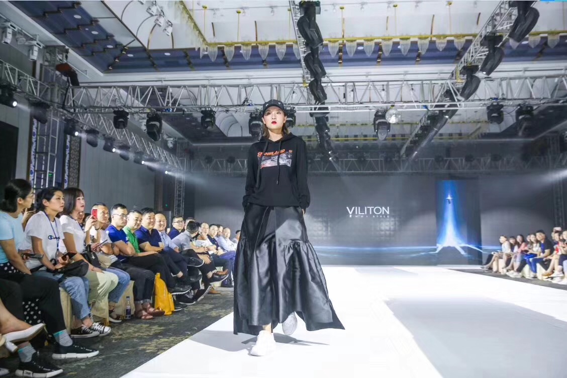 “蔚”来之创,见徽之尚|依立腾男装2019秋冬新品发布会圆满收官