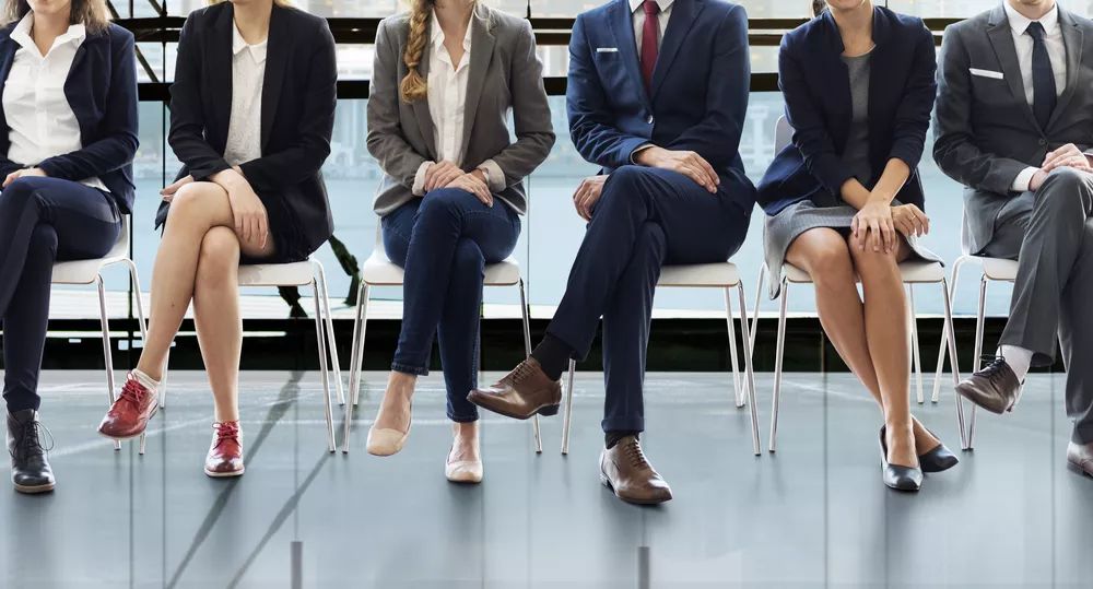 爱抖腿抖脚是什么原因,一直抖脚是什么原因