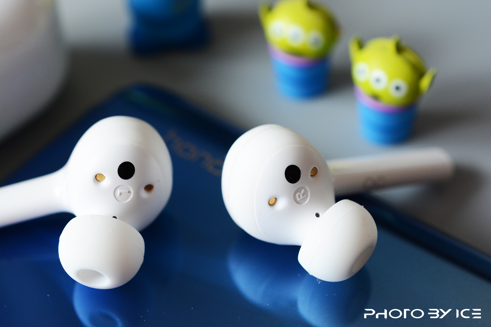 荣耀蓝牙耳机flypods3对比青春版,荣耀FlyPods青春版真无线蓝牙耳机