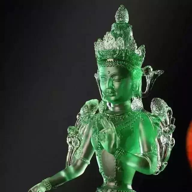 皇帝也会被骗?泰国镇国至宝,价值20亿的翡翠佛很可能不是翡翠