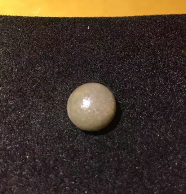 拿朋友的骨灰做成项链,把逝者的骨灰做成项链