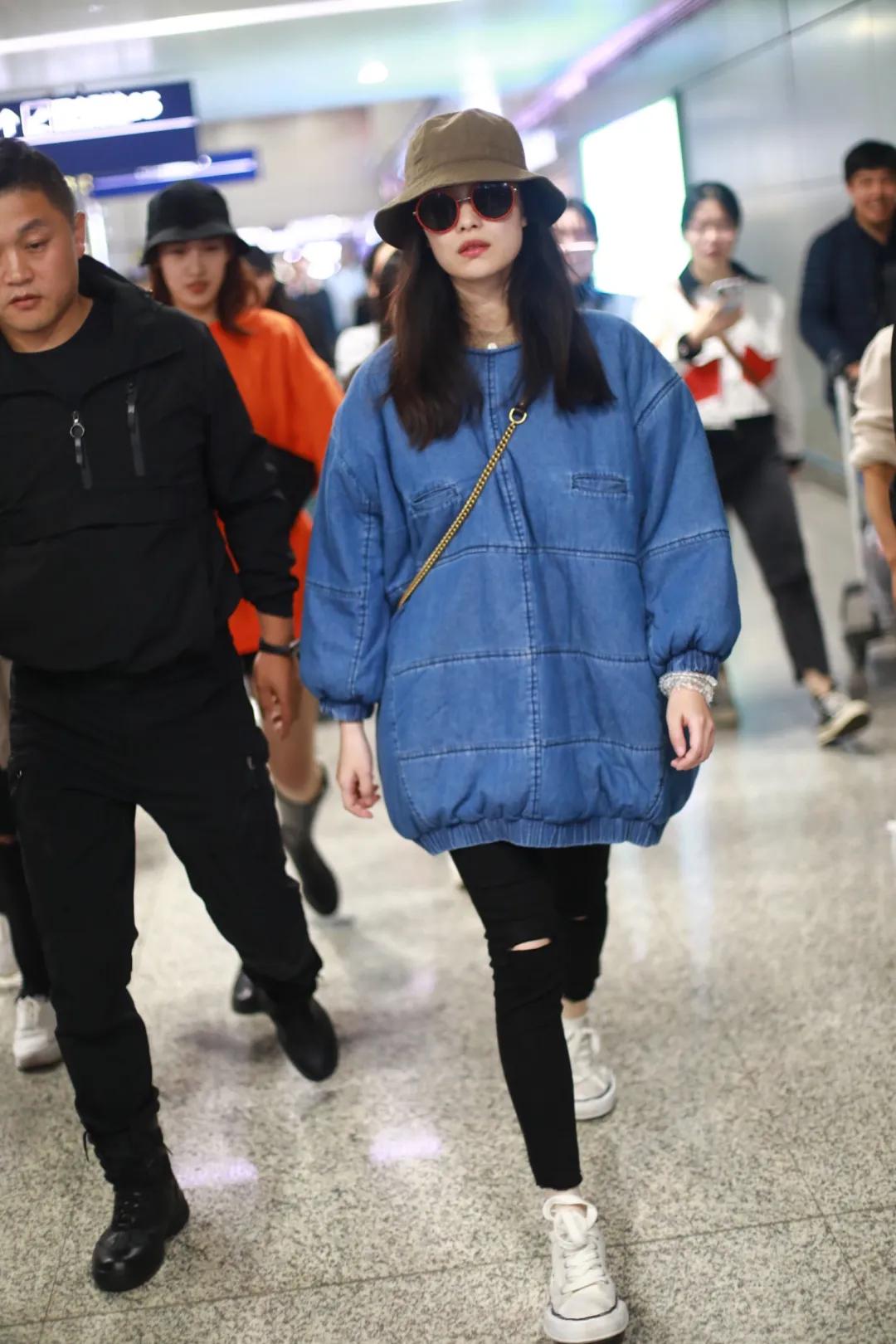 低调百搭高奢夏季英伦休闲小白鞋,百搭中跟漆皮鞋英伦风