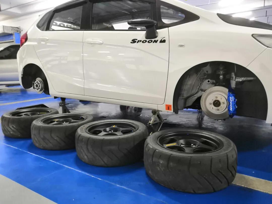 买车五万改车八万,买车4万改房车