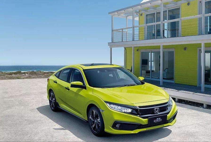 简述4门5座紧凑型轿跑本田思域,本田思域在紧凑型轿车里怎么样