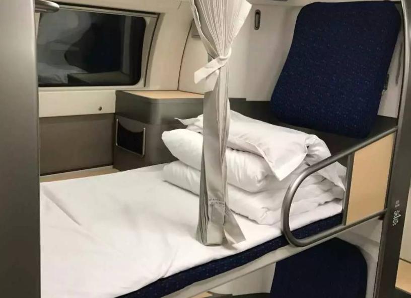 全国首列无轨火车,中国首条中国标准列车